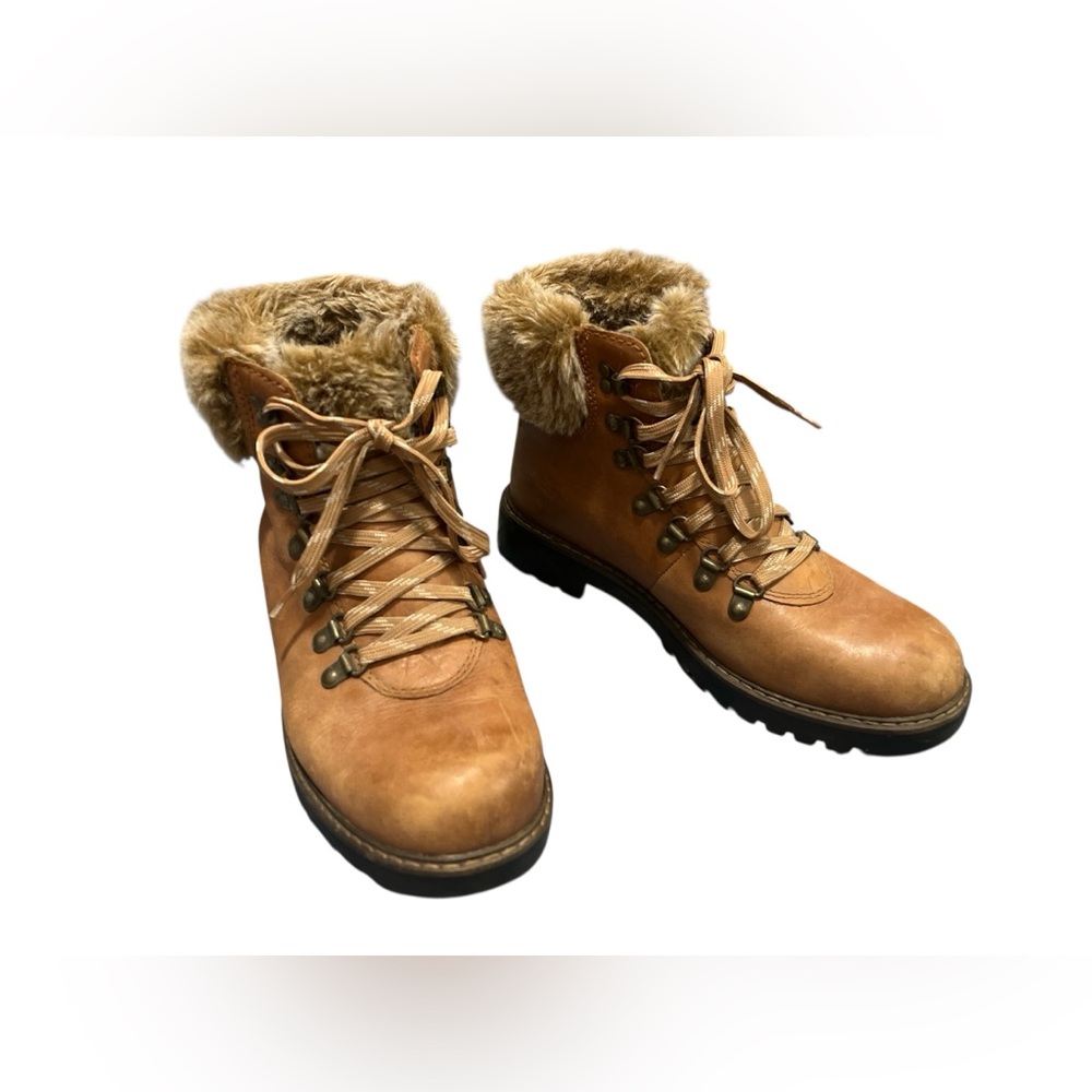 Women’s lined winter boots like new